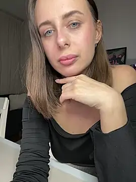 Hii Lolla online show from February 12, 7:02 pm