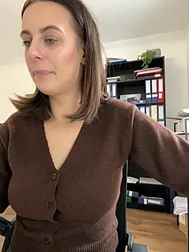 Hii Lolla online show from February 5, 9:03 am