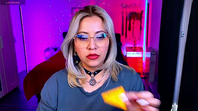 blackwidow s1 online show from April 18, 5:50 pm