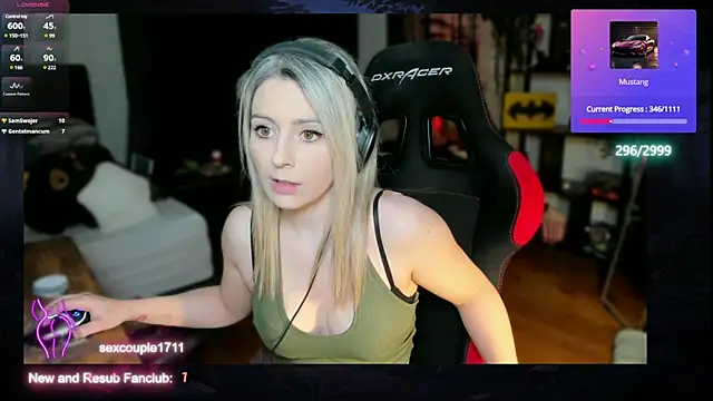 Snapshot of Lisaonthemoon chatting on March 8, 9:18 pm Lisaonthemoon online show from March 8, 9:18 pm