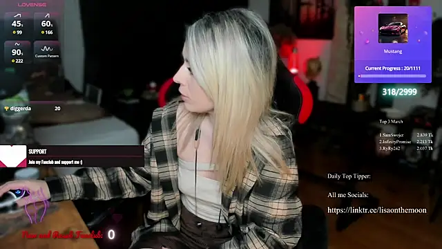 Snapshot of Lisaonthemoon chatting on March 13, 6:34 pm Lisaonthemoon online show from March 13, 6:34 pm