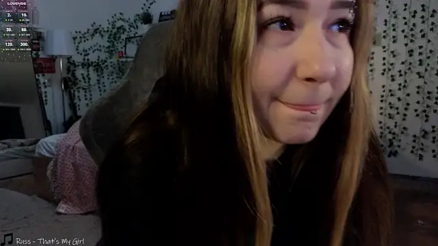 Snapshot of Megan__Hart chatting on December 24, 2:21 am Megan Hart online show from December 24, 2:21 am