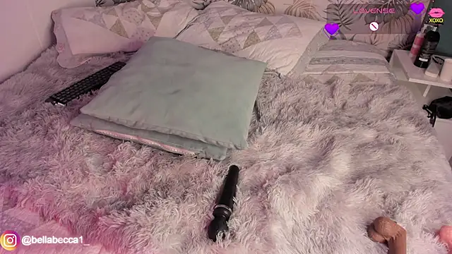 Snapshot of bellaa_becca chatting on January 10, 9:10 pm bellaa becca online show from January 10, 9:10 pm