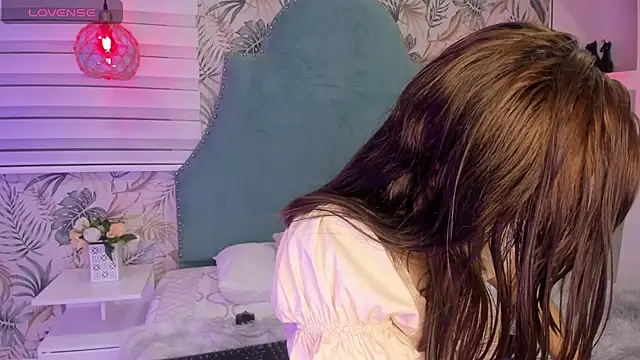 Snapshot of bellaa_becca chatting on February 4, 6:06 pm bellaa becca online show from February 4, 6:06 pm