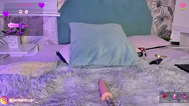 Snapshot of bellaa_becca chatting on March 17, 11:32 pm bellaa becca online show from March 17, 11:32 pm