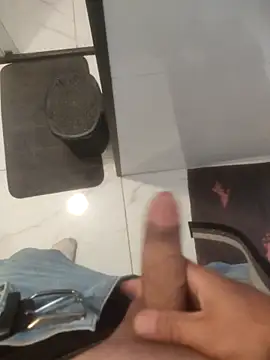 Snapshot of dredre1069 chatting on November 19, 6:52 pm dredre1069 online show from November 19, 6:52 pm