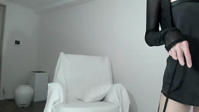 Snapshot of Lily_0000 chatting on March 12, 5:49 pm Lily 0000 online show from March 12, 5:49 pm