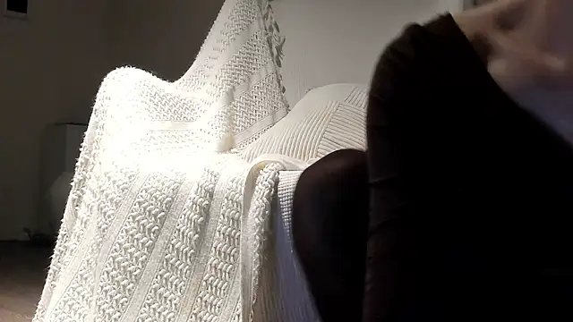 Lily 0000 online show from November 28, 6:10 pm