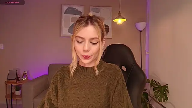 Snapshot of MirandaShaw chatting on February 9, 11:36 pm MirandaShaw online show from February 9, 11:36 pm