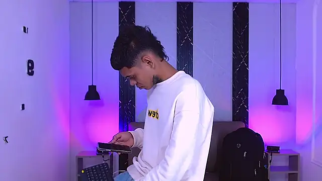 Snapshot of Damar_fhelipe chatting on October 17, 4:15 am Damar fhelipe online show from October 17, 4:15 am