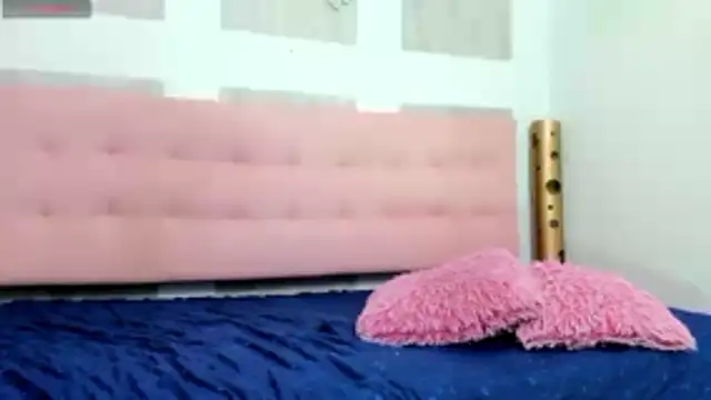 Snapshot of Cloeandtyfanny chatting on November 11, 8:20 pm Cloeandtyfanny online show from November 11, 8:20 pm