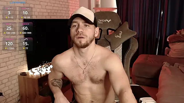 Snapshot of LeoPaulini chatting on March 19, 11:39 am LeoPaulini online show from March 19, 11:39 am