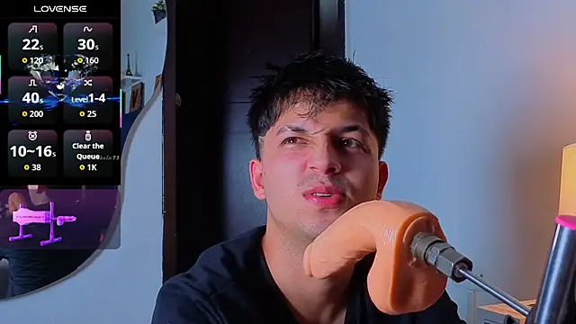 Snapshot of Issac_james_ chatting on January 9, 4:37 am Issac james online show from January 9, 4:37 am