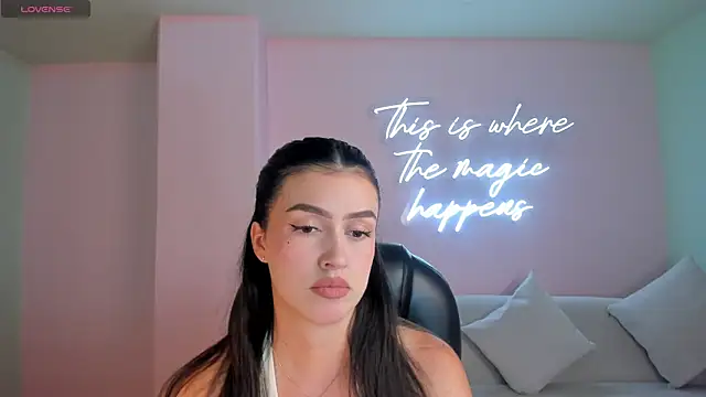 PaulinaSantos  online show from September 25, 7:28 pm