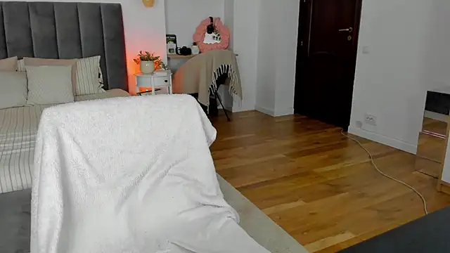 Snapshot of Fancy_Jenn chatting on October 24, 6:59 pm Fancy Jenn online show from October 24, 6:59 pm