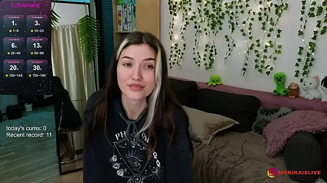 monikavenom online show from October 11, 2:11 am