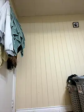 Snapshot of Wantsomemore2 chatting on November 13, 1:15 am Wantsomemore2 online show from November 13, 1:15 am