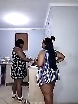 Snapshot of TheDoubleTrouble18xxx chatting on November 14, 8:40 pm TheDoubleTrouble18xxx online show from November 14, 8:40 pm