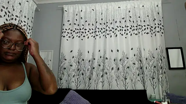 TheDoubleTrouble18xxx online show from February 7, 12:25 am