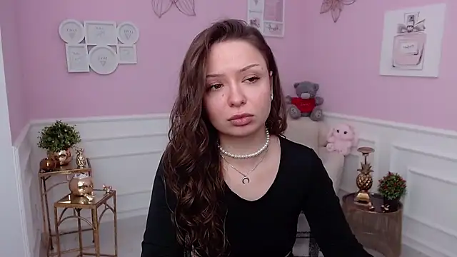 LucySkilar online show from February 15, 5:26 am