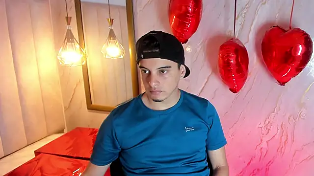 Maximo   online show from February 15, 9:33 pm