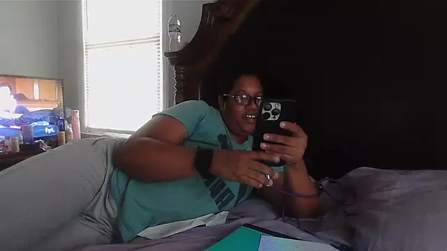 ebonyred online show from October 9, 6:17 pm