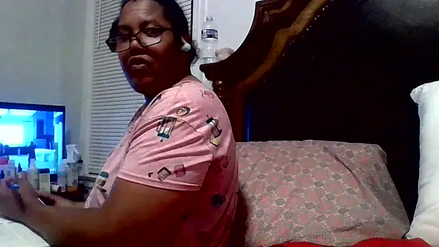 ebonyred online show from April 13, 12:38 am