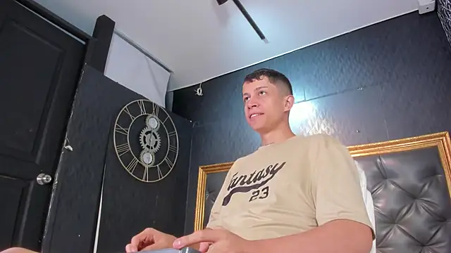 Snapshot of AgarEvans chatting on November 7, 5:29 am AgarEvans online show from November 7, 5:29 am