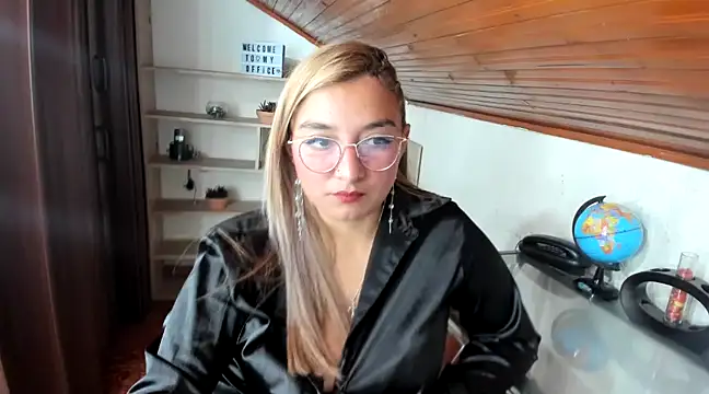  sweetcarla online show from January 23, 4:37 pm