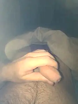 doudoucharlyc4 online show from December 13, 11:32 pm