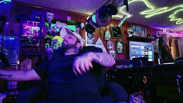 tayshie online show from December 1, 9:20 pm