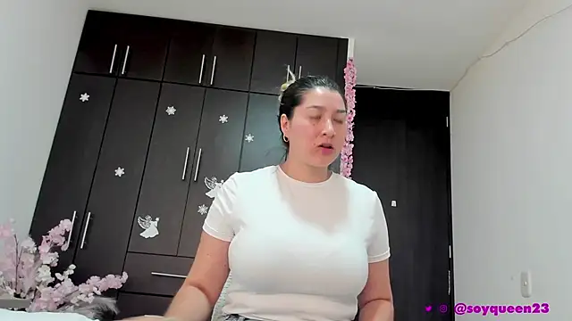 Snapshot of Soyqueen chatting on January 24, 4:59 am Soyqueen online show from January 24, 4:59 am
