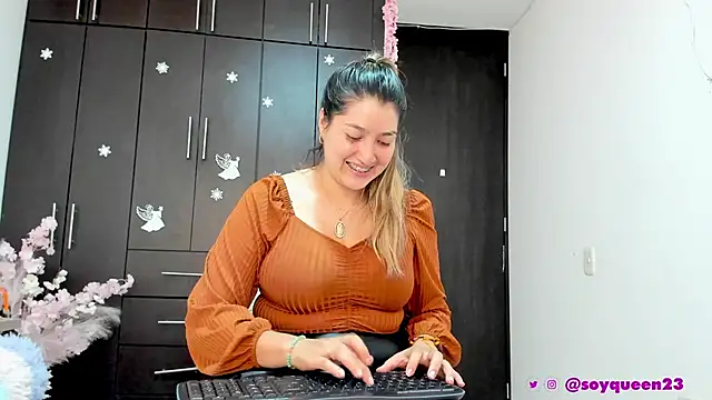 Snapshot of Soyqueen chatting on January 31, 5:30 am Soyqueen online show from January 31, 5:30 am