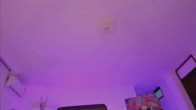 Snapshot of Taylor__foxxx chatting on January 15, 4:15 am Taylor foxxx online show from January 15, 4:15 am