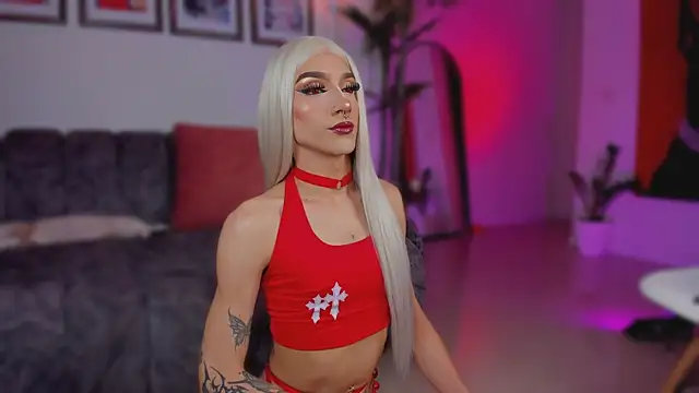 Snapshot of Taylor__foxxx chatting on November 8, 6:46 am Taylor foxxx online show from November 8, 6:46 am