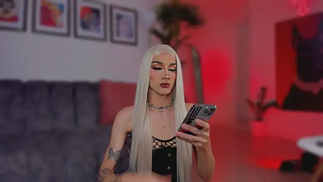 Snapshot of Taylor__foxxx chatting on November 12, 5:52 am Taylor foxxx online show from November 12, 5:52 am