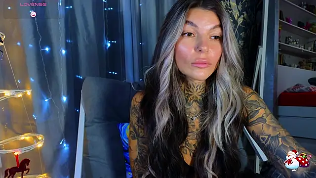 Snapshot of tattooedBabyy chatting on December 5, 9:18 am tattooedBabyy online show from December 5, 9:18 am