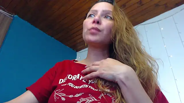 camila delarosa online show from December 13, 1:01 pm