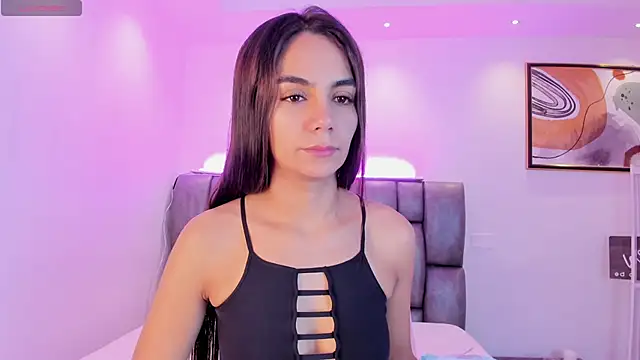 Snapshot of martina_mancini chatting on February 12, 1:37 pm martina mancini online show from February 12, 1:37 pm