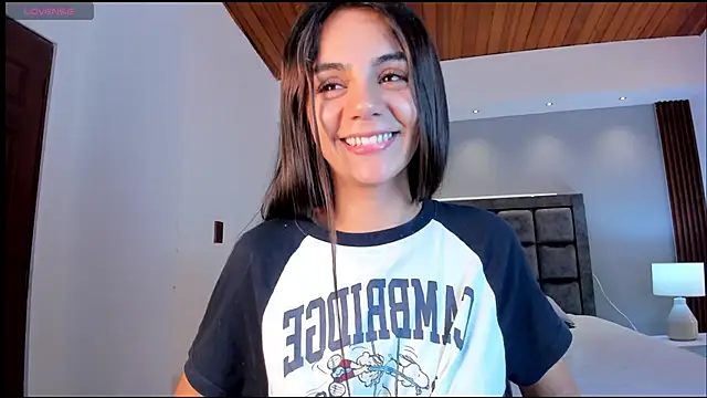 Snapshot of martina_mancini chatting on February 21, 4:16 pm martina mancini online show from February 21, 4:16 pm