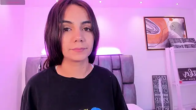 Snapshot of martina_mancini chatting on October 23, 2:27 pm martina mancini online show from October 23, 2:27 pm