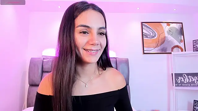 Snapshot of martina_mancini chatting on November 8, 12:05 pm martina mancini online show from November 8, 12:05 pm