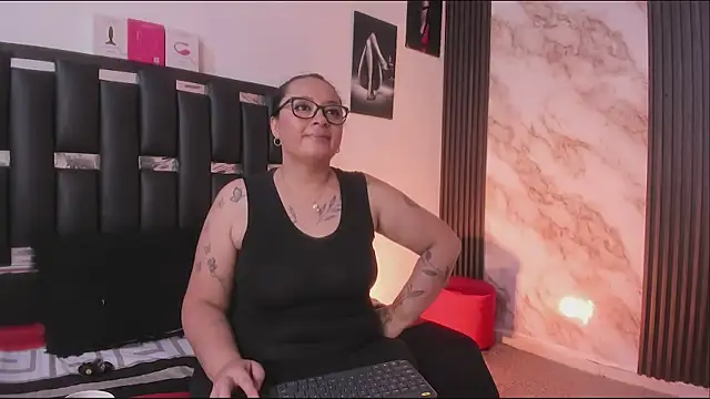 katherina diaz online show from March 30, 7:26 pm