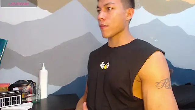 Snapshot of aalan_foxter chatting on January 10, 1:10 am aalan foxter online show from January 10, 1:10 am