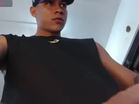 Snapshot of aalan_foxter chatting on February 16, 2:53 am aalan foxter online show from February 16, 2:53 am