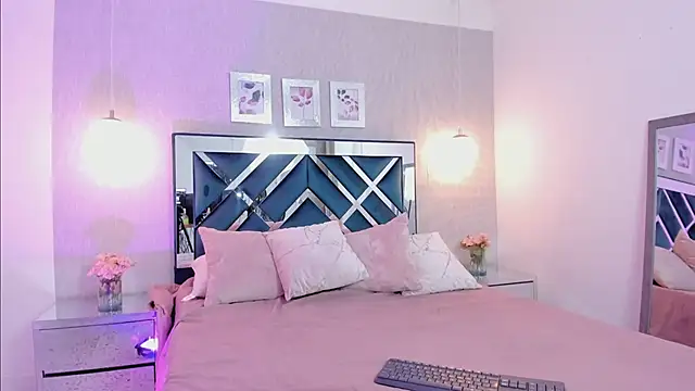 Snapshot of Miakhalifa_7 chatting on February 5, 11:55 am Miakhalifa 7 online show from February 5, 11:55 am