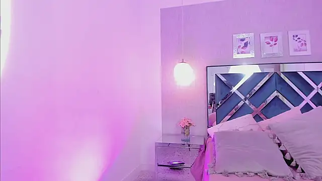 Snapshot of Miakhalifa_7 chatting on February 25, 2:44 pm Miakhalifa 7 online show from February 25, 2:44 pm