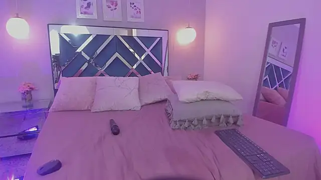 Snapshot of Miakhalifa_7 chatting on March 2, 5:58 pm Miakhalifa 7 online show from March 2, 5:58 pm