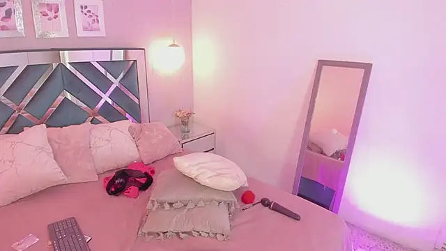 Snapshot of Miakhalifa_7 chatting on March 10, 2:48 pm Miakhalifa 7 online show from March 10, 2:48 pm