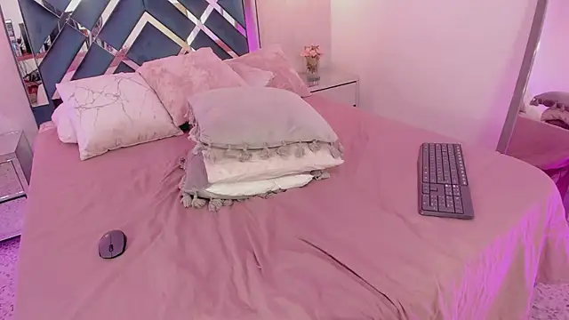 Snapshot of Miakhalifa_7 chatting on March 15, 5:48 pm Miakhalifa 7 online show from March 15, 5:48 pm